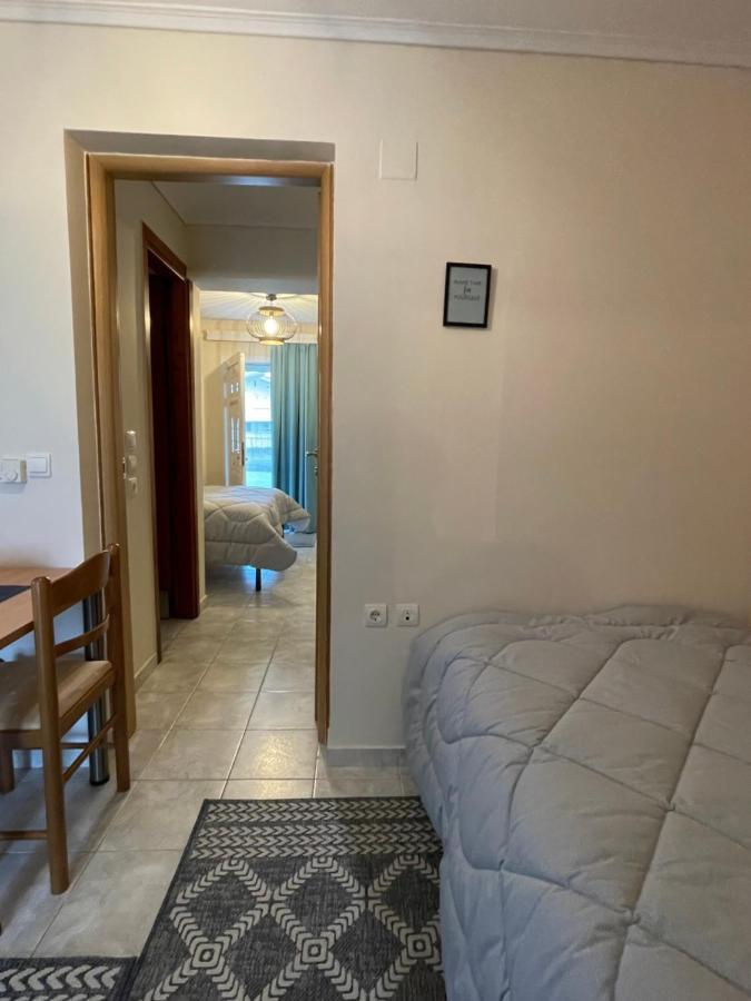 Flo'S Apartments Mesolóngion 外观 照片