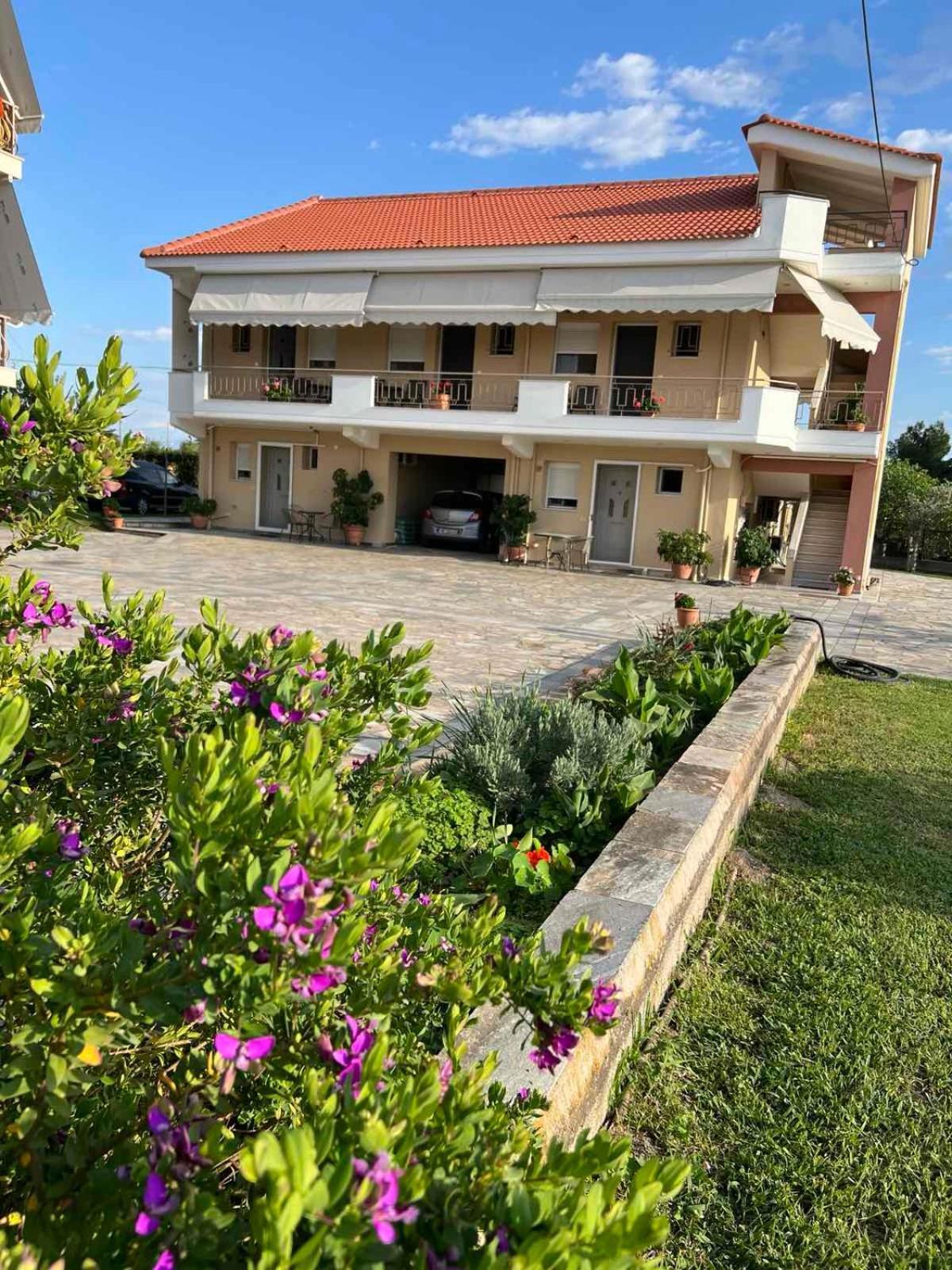 Flo'S Apartments Mesolóngion 外观 照片